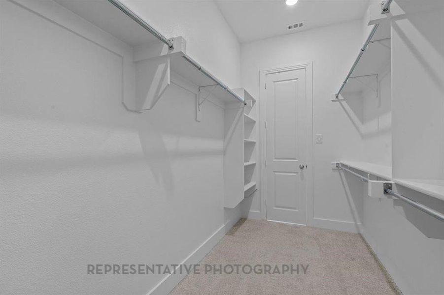 Spacious, unfurnished interior of a new home in Ridge Crossing, Waxahachie (Image 21).