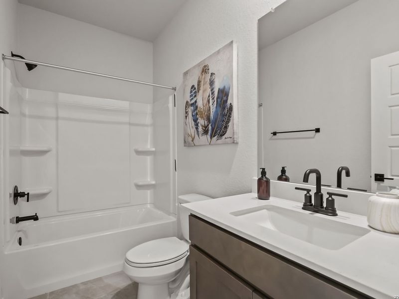 Furnished interior view inside a new home in Hannah Heights, Seguin (Image 31).