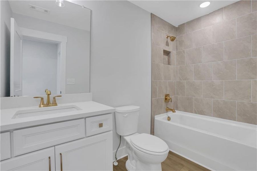 Furnished interior view inside a new home in Twin Lakes, Hoschton (Image 3).