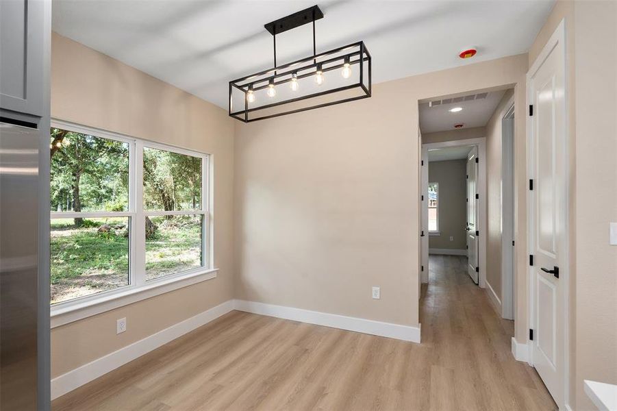 Spacious, unfurnished interior of a new home in , Gun Barrel City (Image 18).