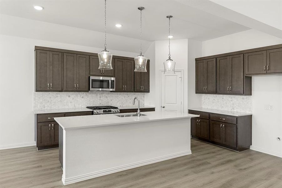 12. 1322 Parkdale - Kitchen (2) 12. 1322 Parkdale - Kitchen (2)