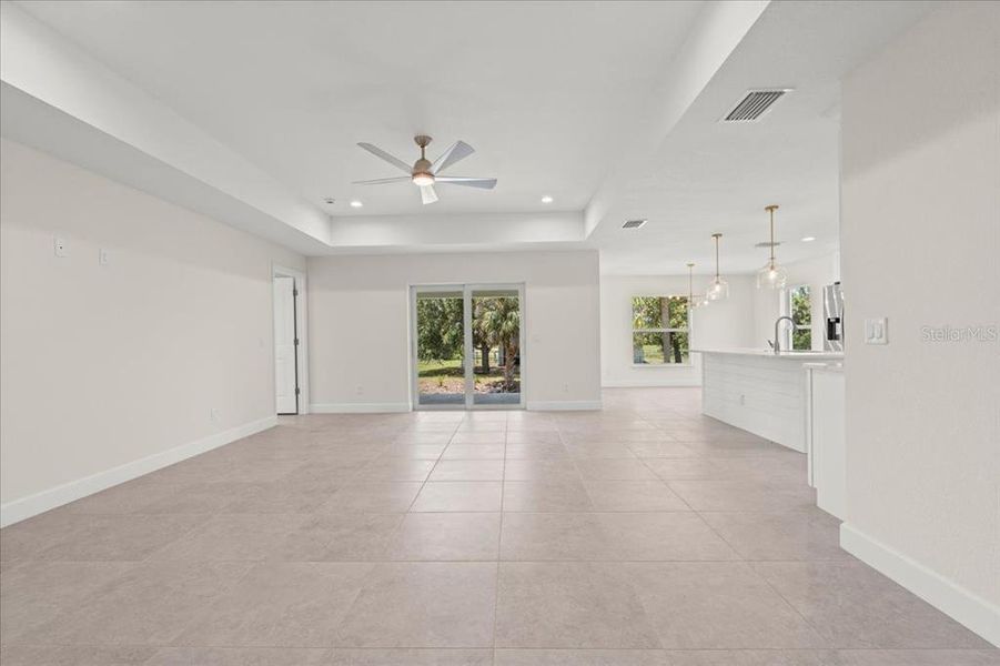 Spacious, unfurnished interior of a new home in , Englewood (Image 24).