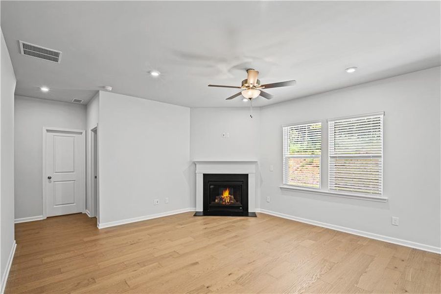 Spacious, unfurnished interior of a new home in Briar Creek, Atlanta (Image 12).