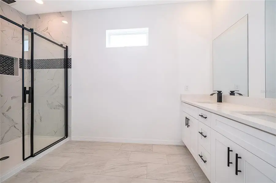 Furnished interior view inside a new home in , Kissimmee (Image 6).