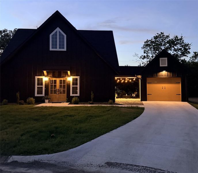Front exterior of a new home in , Groesbeck, TX, highlighting curb appeal (Image 23).