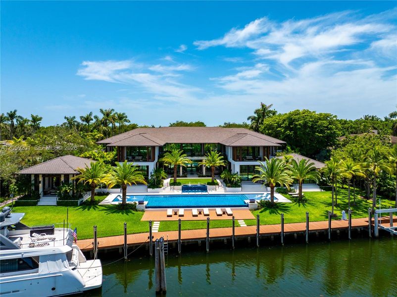 Community amenities in , Coral Gables (Image 27).