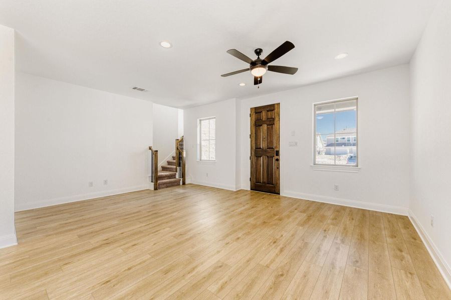 Spacious, unfurnished interior of a new home in The Porch at Du Pre, Buda (Image 18).