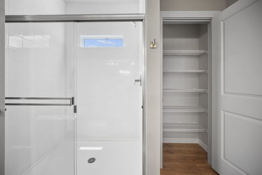 Representative interior finishes for a home built from the The Jackson by View Homes in Jackson Creek North, Monument (Image 19).