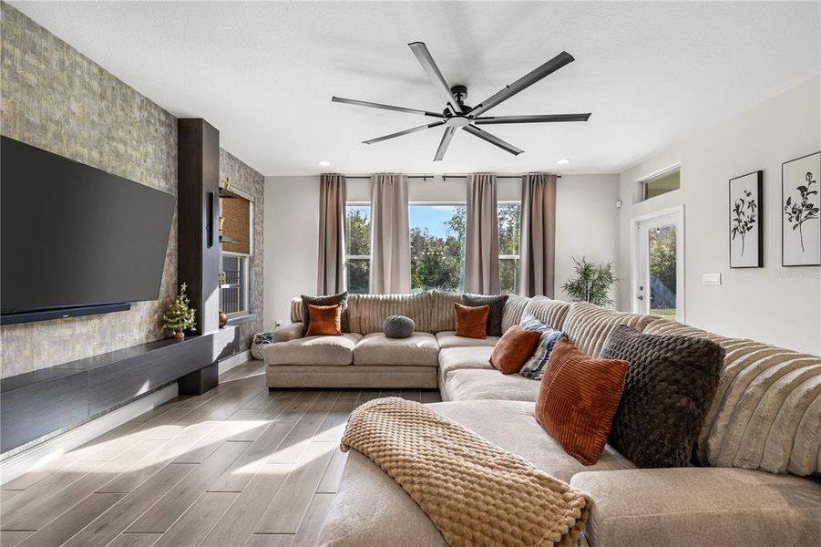 Furnished interior view inside a new home in , Winter Garden (Image 8).