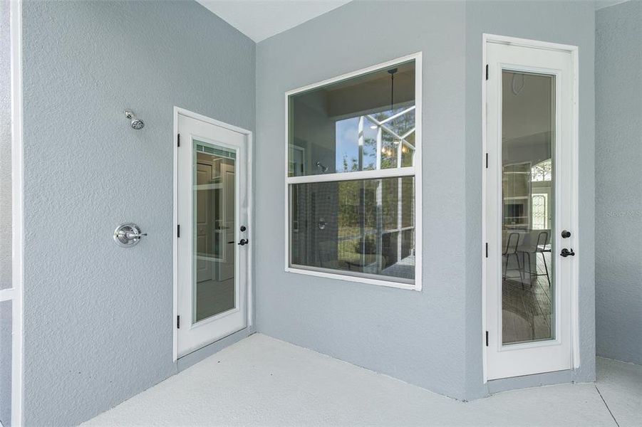 Exterior details and patio area of a home in , Homosassa (Image 30).