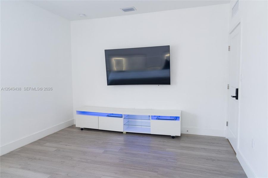 Spacious, unfurnished interior of a new home in , Florida City (Image 31).