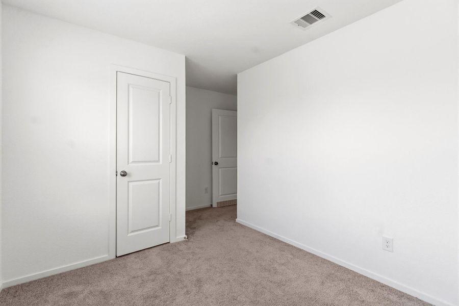 Spacious, unfurnished interior of a new home in Tavola, New Caney (Image 19).