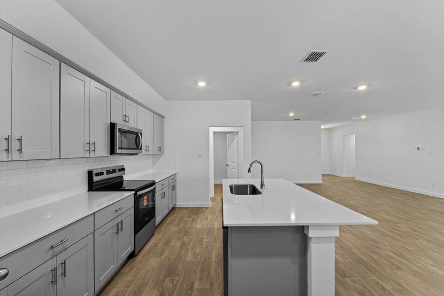 Furnished interior view inside a new home in Sonoma Oaks, Fredericksburg (Image 7).
