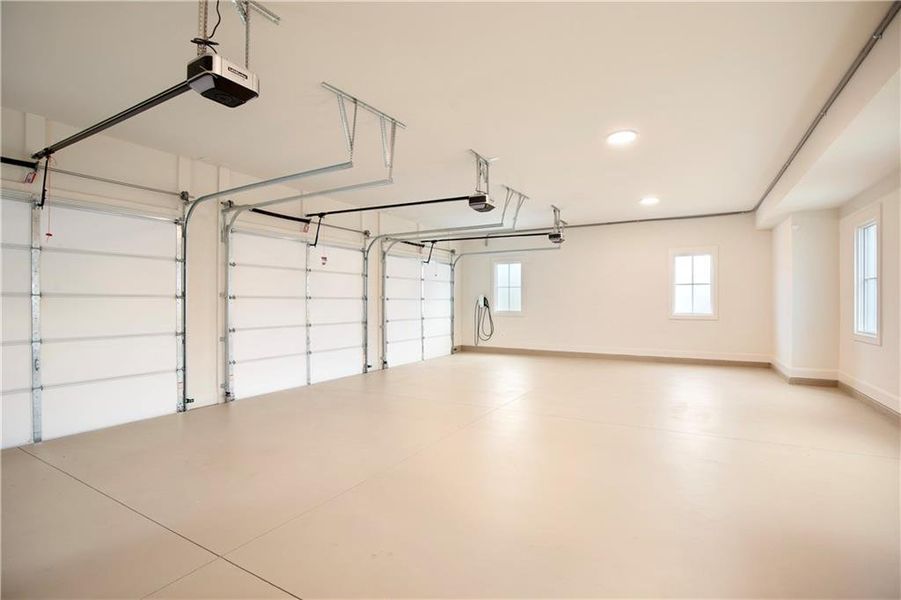 Spacious, unfurnished interior of a new home in , Alpharetta (Image 65). Spacious, unfurnished interior of a new home in , Alpharetta (Image 65).