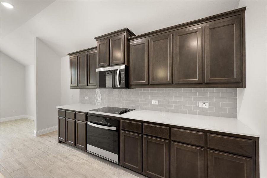 317 Comfort- Kitchen-7