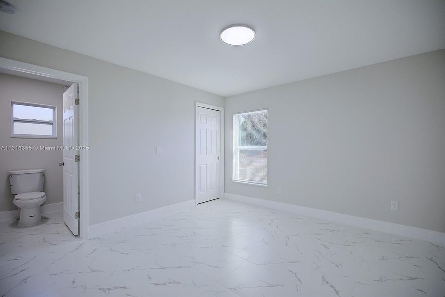 Spacious, unfurnished interior of a new home in , Avon Park (Image 23).