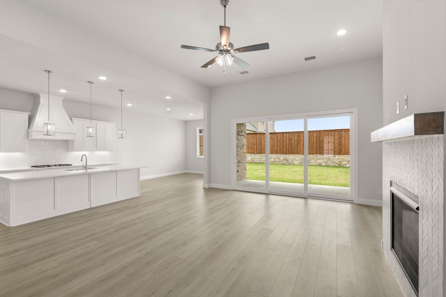 Representative unfurnished interior of a home built from the Henry- 70ft Home Site by Rockwell Homes in Nelson Lake Estates, Rockwall (Image 23). Representative unfurnished interior of a home built from the Henry- 70ft Home Site by Rockwell Homes in Nelson Lake Estates, Rockwall (Image 23).
