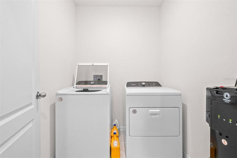 Close-up of interior finishes inside a home in , Bartow (Image 20).