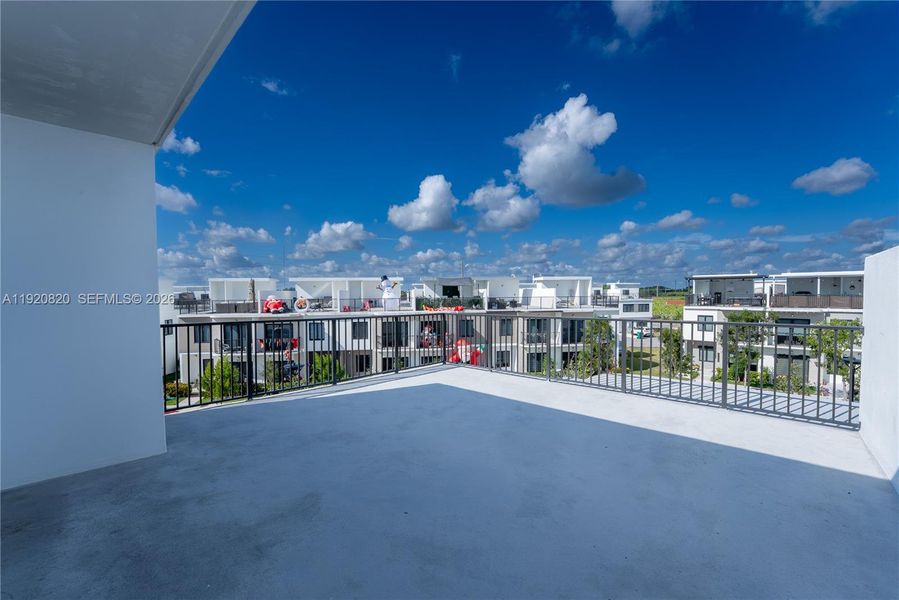 Condo located in Homestead, FL showcasing its design and architecture (Image 4).