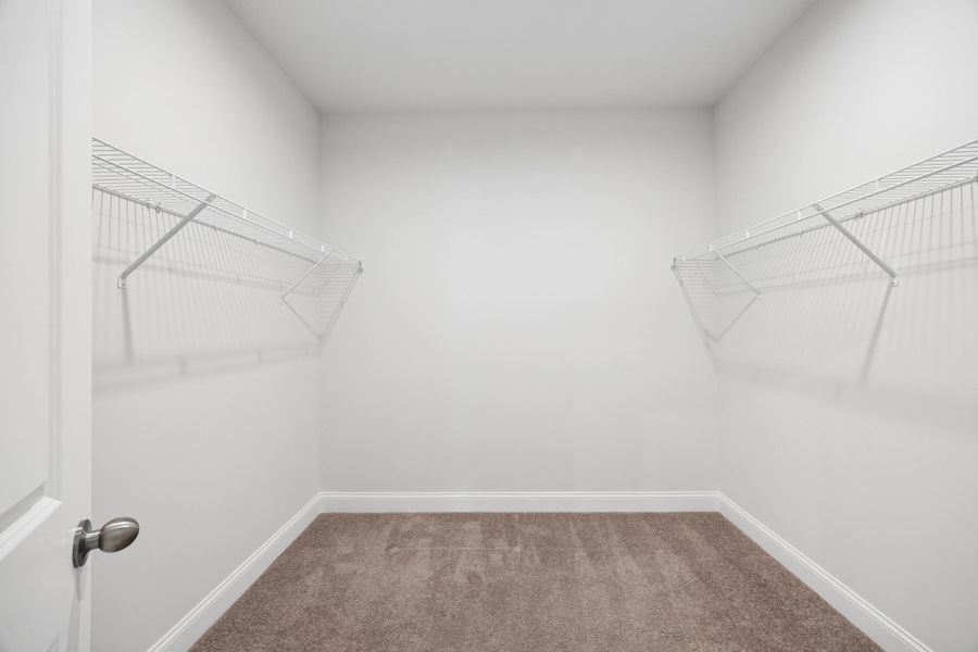 Spacious, unfurnished interior of a new home in , Beaufort (Image 14).
