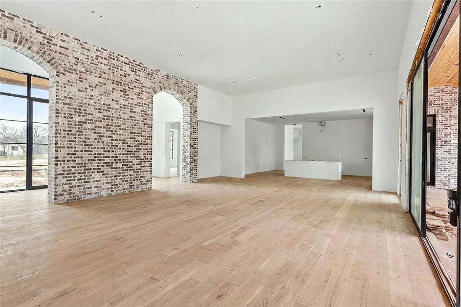 Spacious, unfurnished interior of a new home in , Fairview (Image 7).