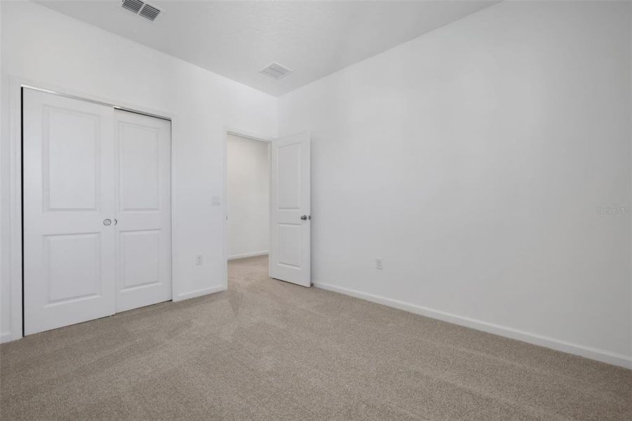 Spacious, unfurnished interior of a new home in Crossroads at Kelly Park, Apopka (Image 28).