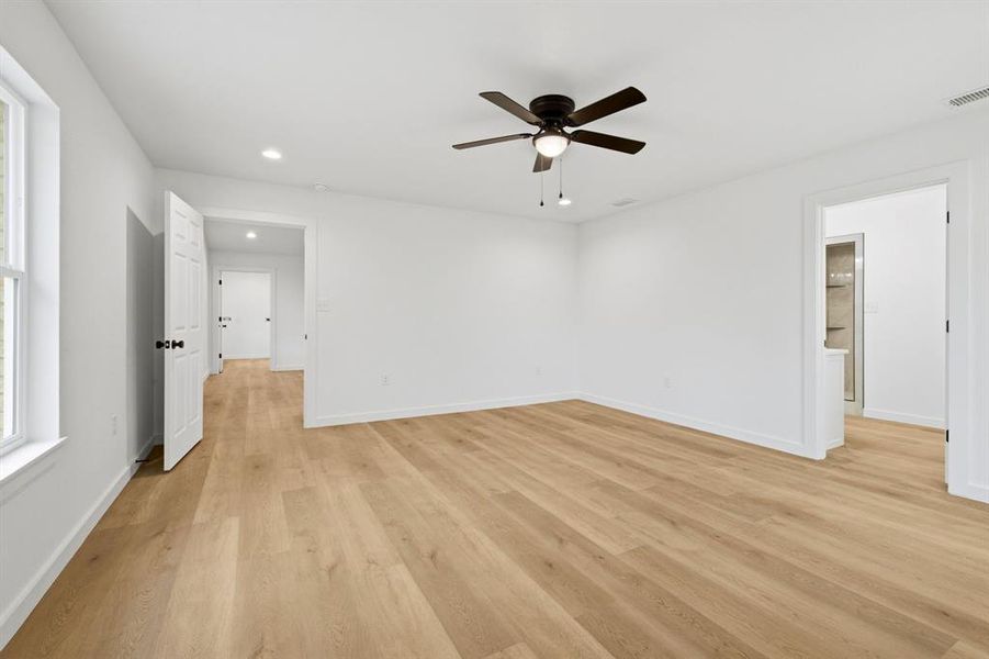 Spacious, unfurnished interior of a new home in , Baird (Image 29).