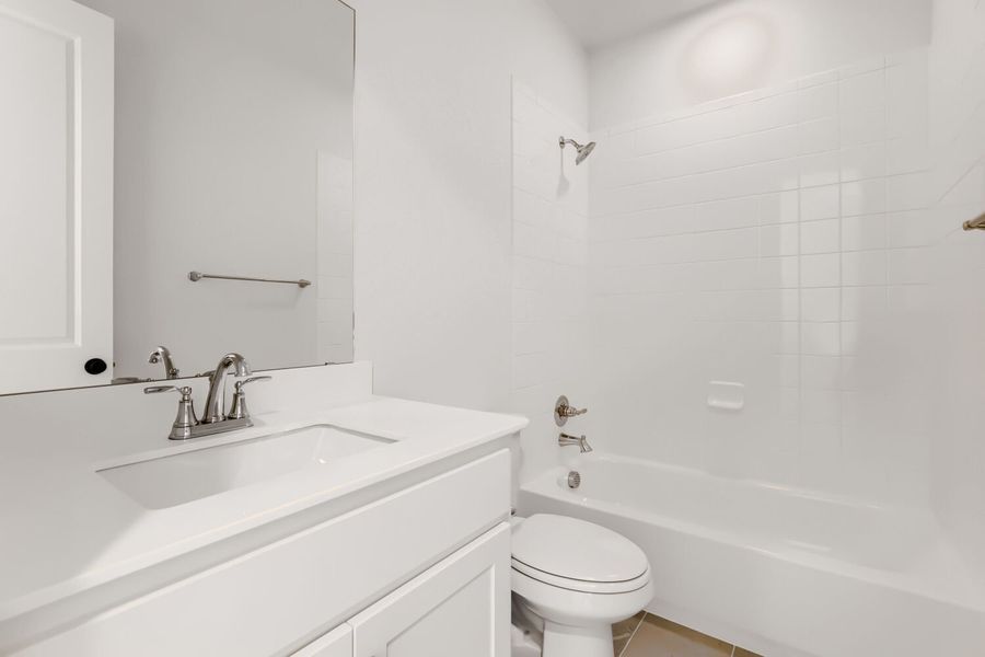 4315 Blackberry - Full Bathroom 4315 Blackberry - Full Bathroom