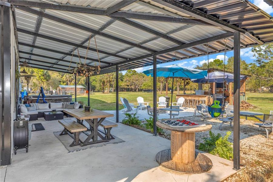 Community amenities in , Osteen (Image 31).