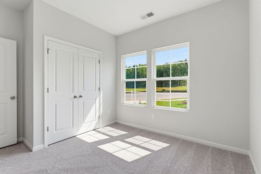 Spacious, unfurnished interior of a new home in Willowbrook, Shelby (Image 14).
