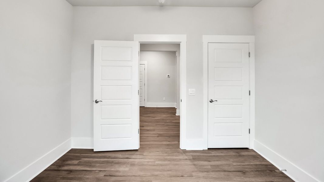 Spacious, unfurnished interior of a new home in Rolling Hills, Bolivia (Image 26).