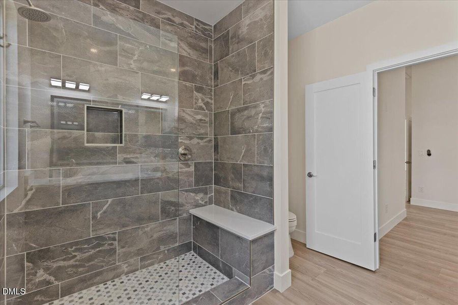 MAIN BATHROOM