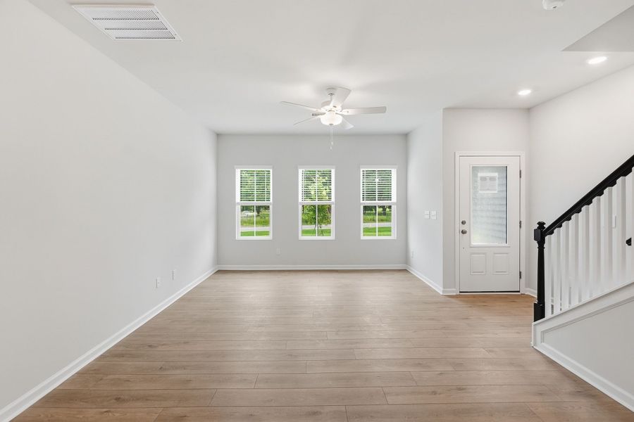 Spacious, unfurnished interior of a new home in Lakeview Village, Charlotte (Image 13).