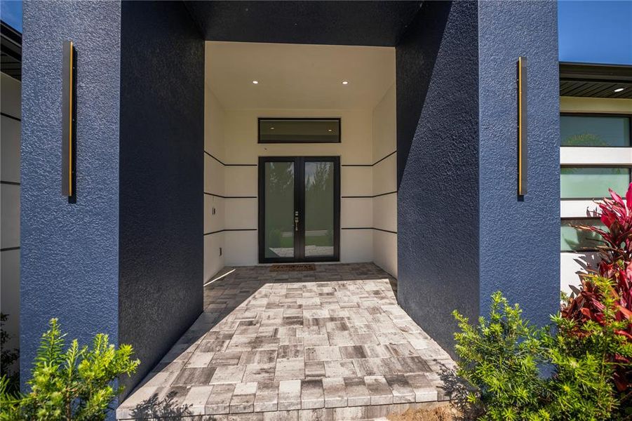 Exterior details and patio area of a home in , Port Charlotte (Image 34).
