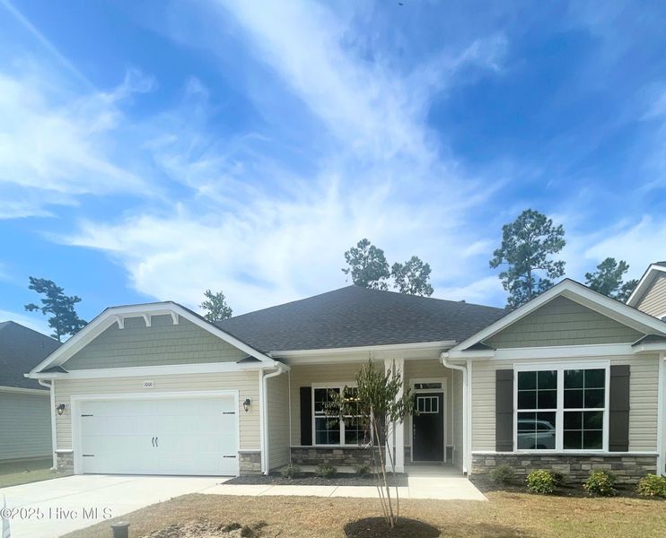 Exterior details and patio area of a home in Athens Acres, New Bern (Image 2).