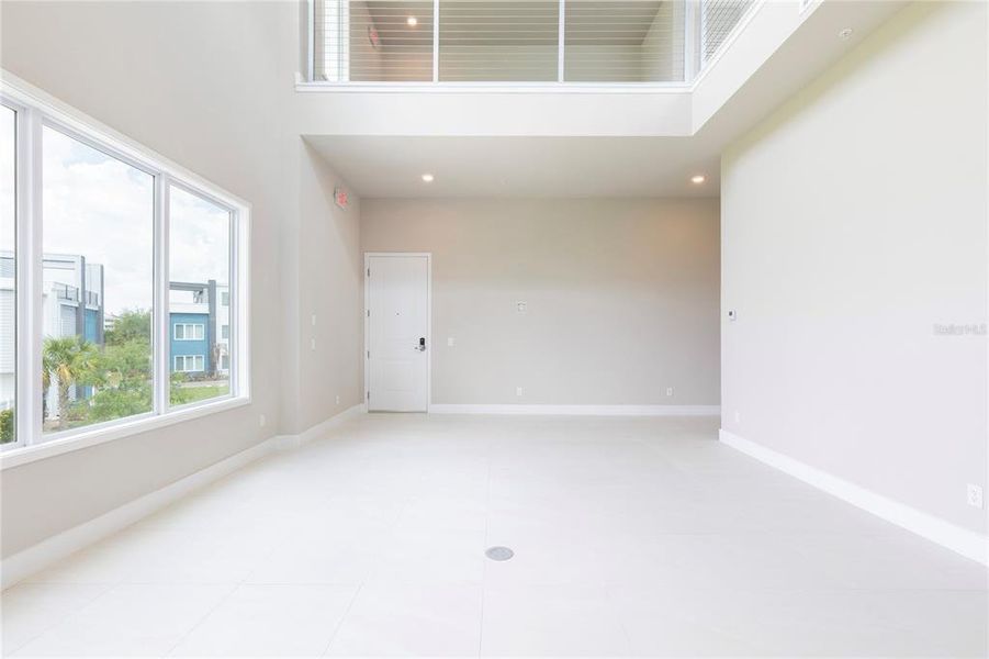 Spacious, unfurnished interior of a new home in , Reunion (Image 14). Spacious, unfurnished interior of a new home in , Reunion (Image 14).