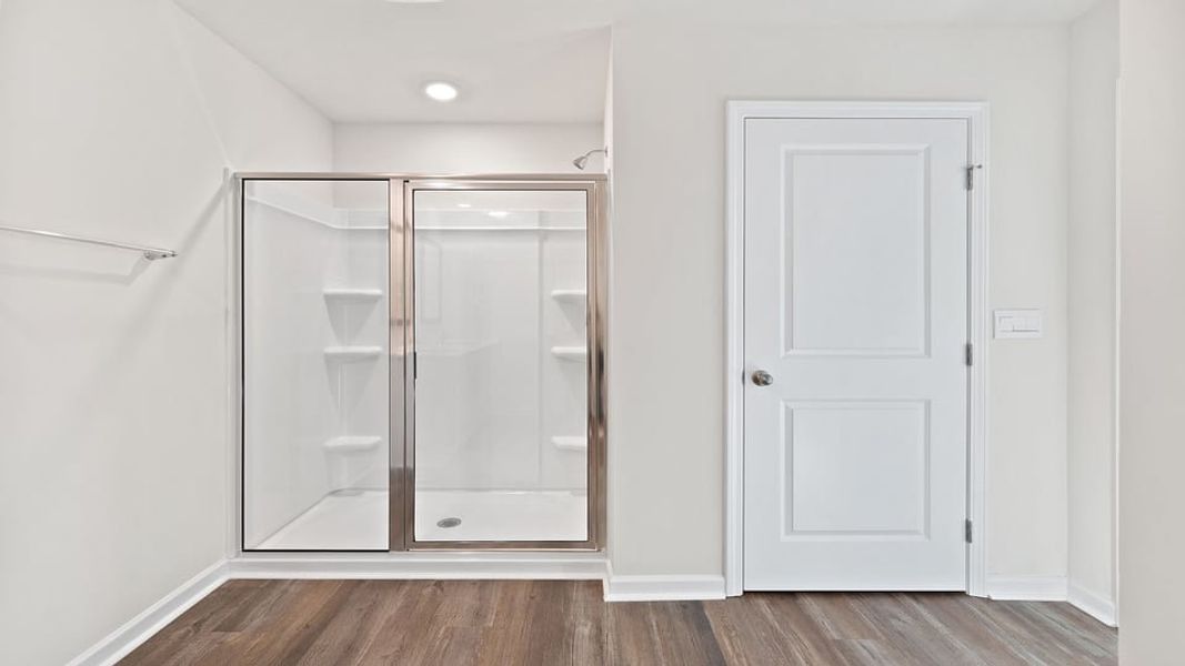 Spacious, unfurnished interior of a new home in Baxter Village, Boiling Springs (Image 27).