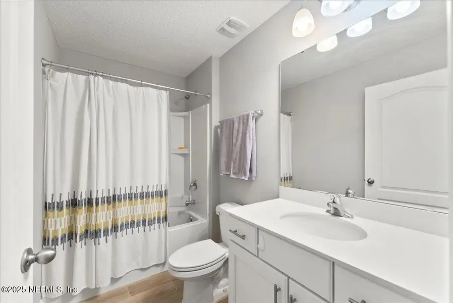 Furnished interior view inside a new home in Cross Creek, Green Cove Springs (Image 10).