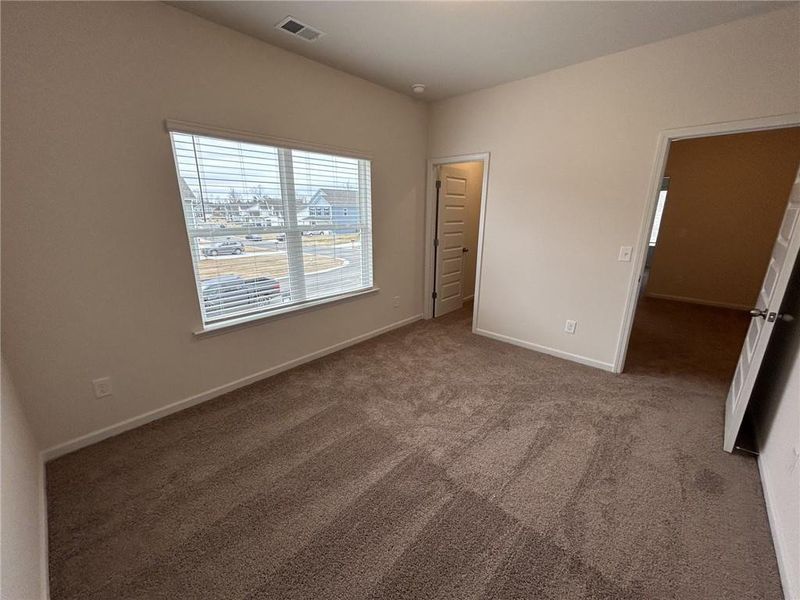 Spacious, unfurnished interior of a new home in Emerald Oaks Estates, Rome (Image 19).