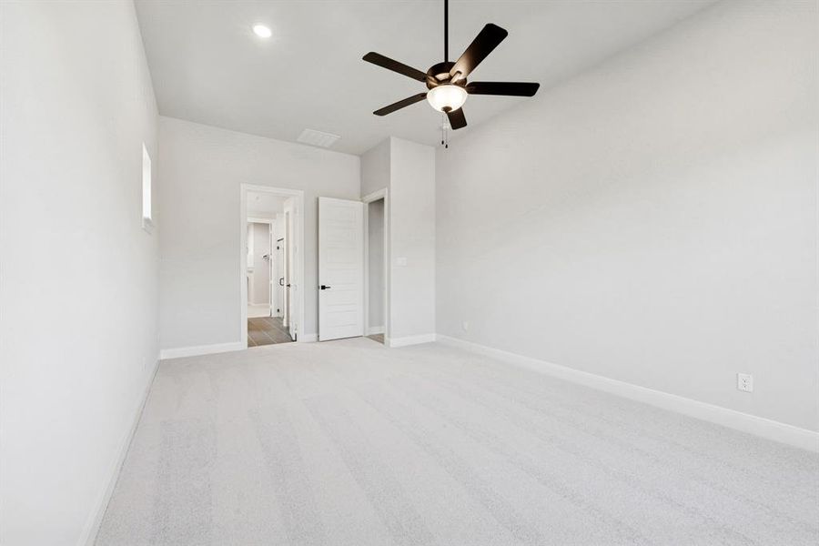 Spacious, unfurnished interior of a new home in South Pointe Cottage Series, Mansfield (Image 26). Spacious, unfurnished interior of a new home in South Pointe Cottage Series, Mansfield (Image 26).
