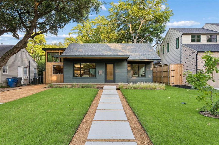 Exterior details and patio area of a home in , Dallas (Image 25).
