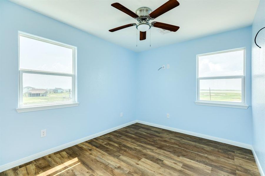 Spacious, unfurnished interior of a new home in , Freeport (Image 20).
