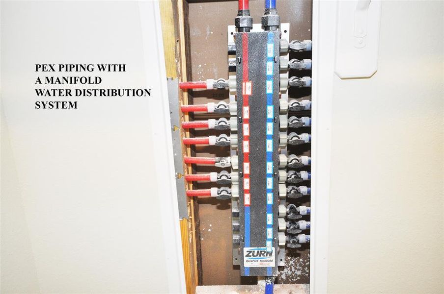 Pex plumbing with Manibloce water distribution system