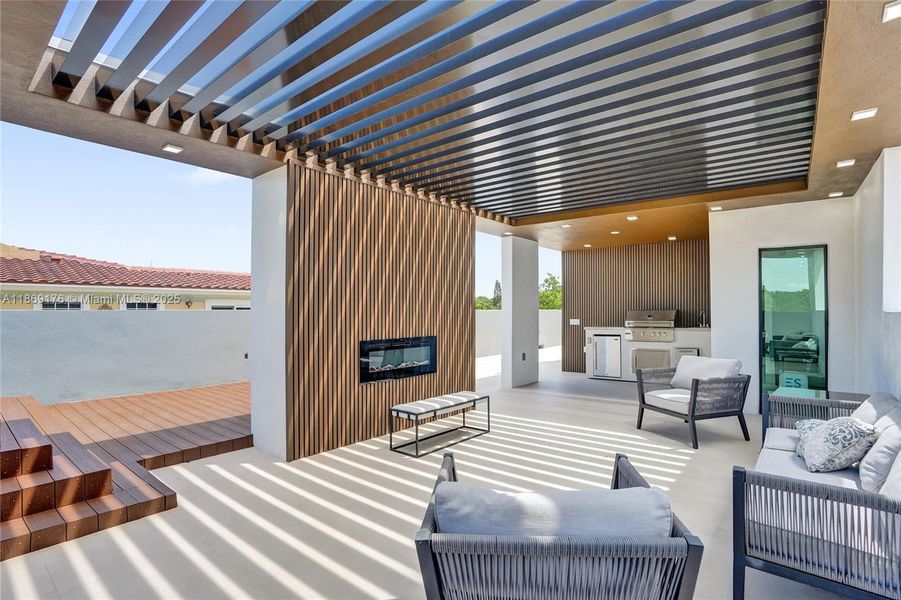 Furnished interior view inside a new home in , Fort Lauderdale (Image 51). Furnished interior view inside a new home in , Fort Lauderdale (Image 51).