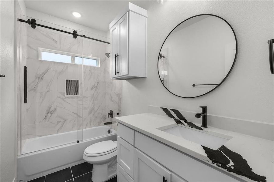 Furnished interior view inside a new home in , Grand Prairie (Image 4).