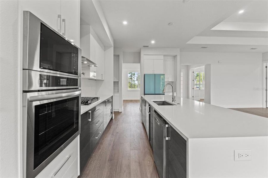 Spacious, unfurnished interior of a new home in Southern Hills Plantation, Brooksville (Image 34).