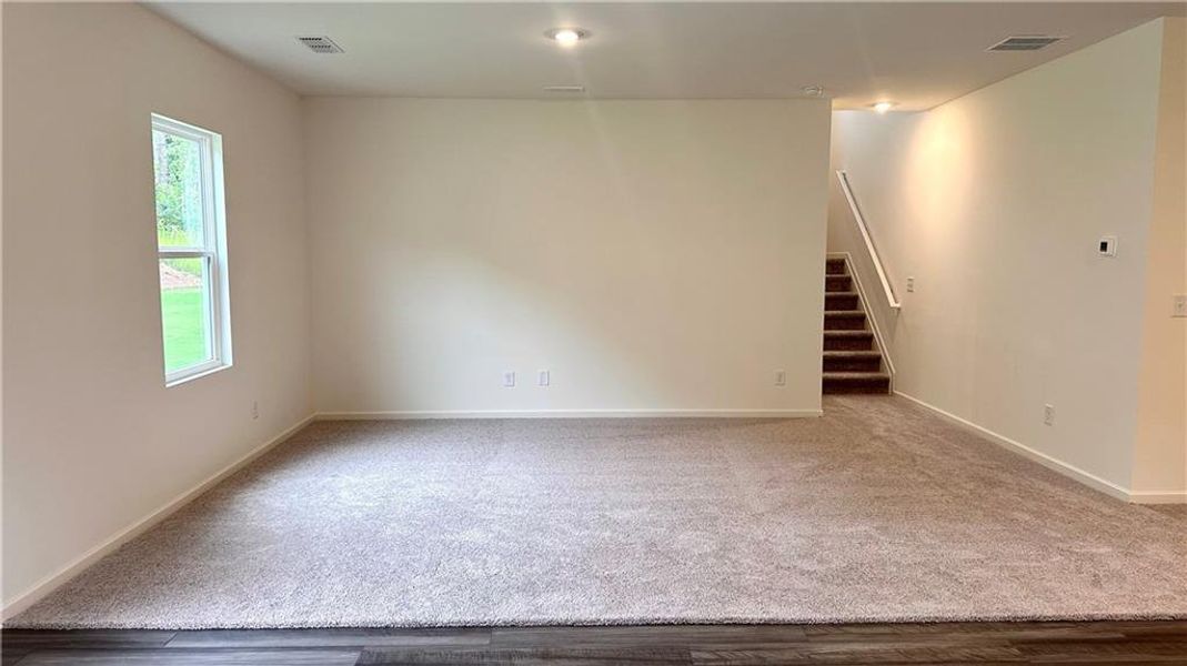 Spacious, unfurnished interior of a new home in Mt. Tabor Ridge, Dallas (Image 20).