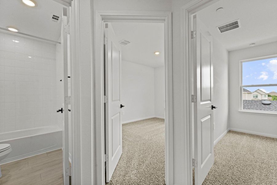 Spacious, unfurnished interior of a new home in Avery Centre, Round Rock (Image 23). Spacious, unfurnished interior of a new home in Avery Centre, Round Rock (Image 23).