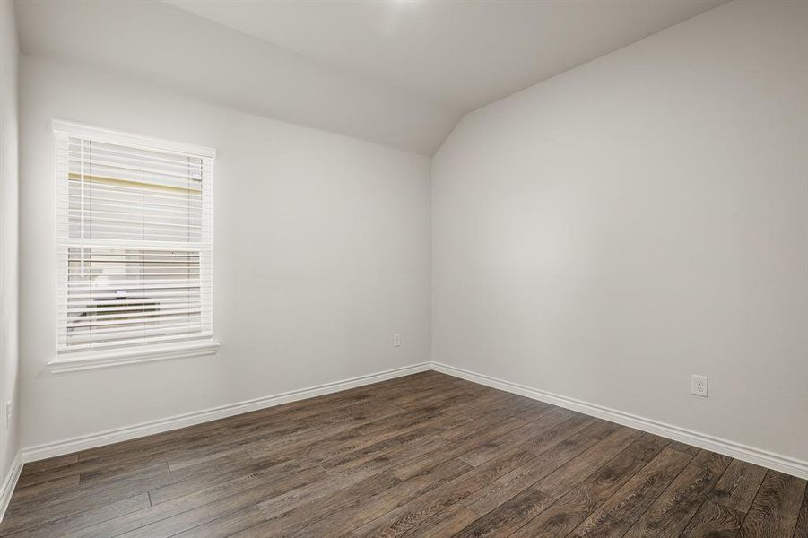 Spacious, unfurnished interior of a new home in Rocky Creek Crossing, Fort Worth (Image 13). Spacious, unfurnished interior of a new home in Rocky Creek Crossing, Fort Worth (Image 13).