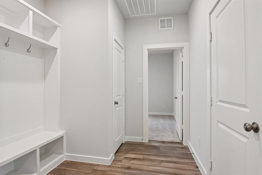 Spacious, unfurnished interior of a new home in Summerwood Estates, Red Oak (Image 26).